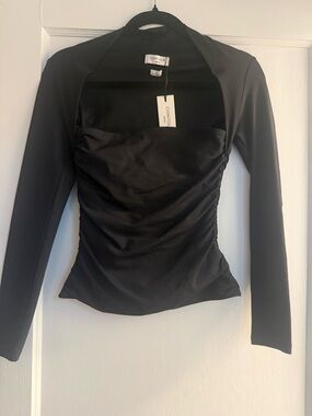 Aritzia Black Flourish Contoured Long Sleeve Top *New with Tags*